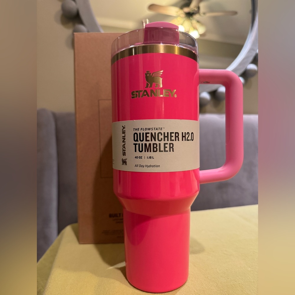 STANLEY THE QUENCHER H2.0 FLOWSTATE™ | 40 OZ PINK PARADE READY TO SEND!